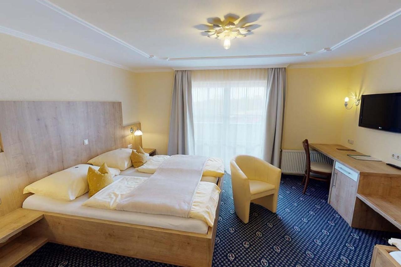 Voralpenhotel Schmoller Sankt Georgen im Attergau Ngoại thất bức ảnh