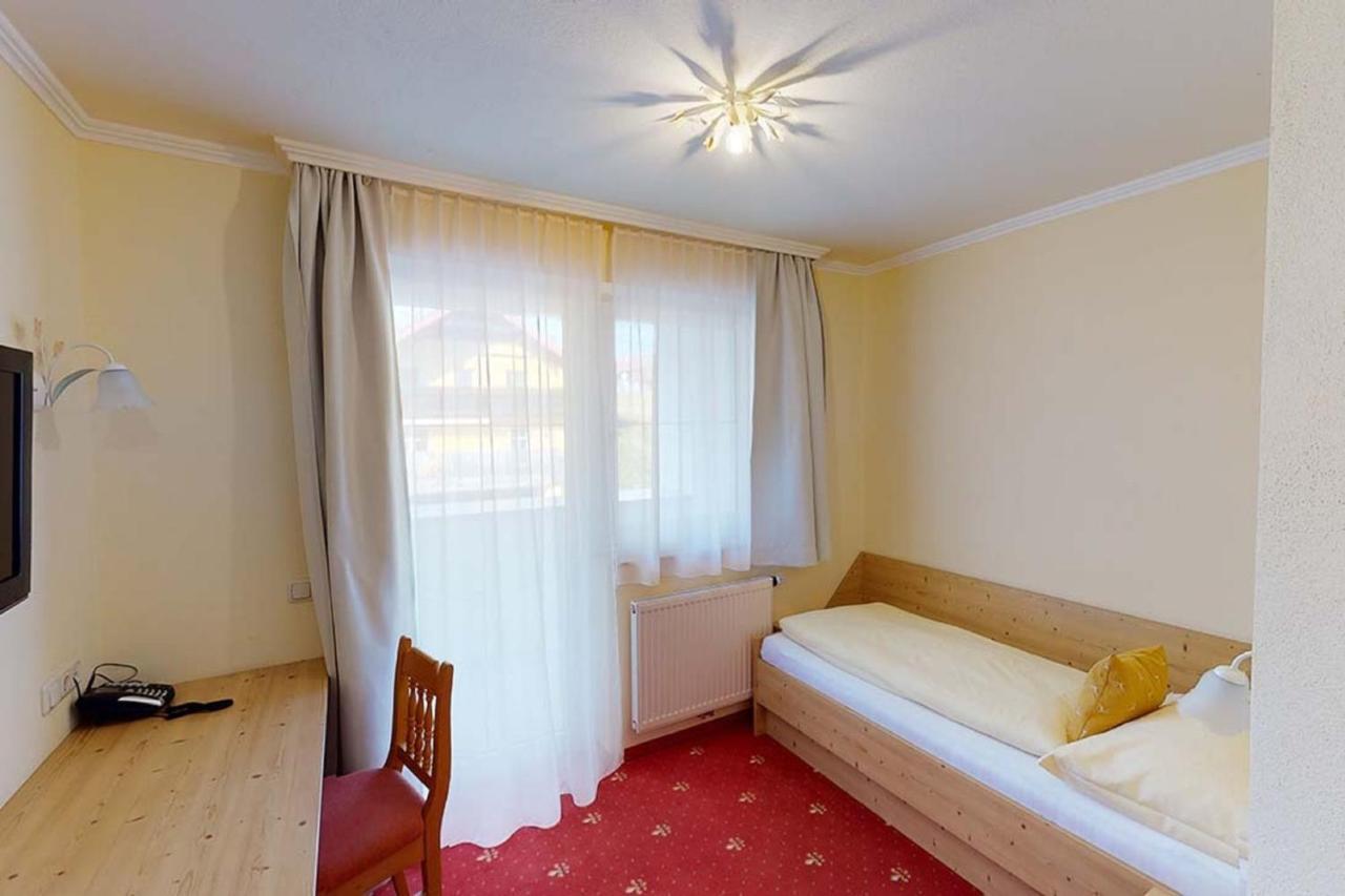 Voralpenhotel Schmoller Sankt Georgen im Attergau Ngoại thất bức ảnh