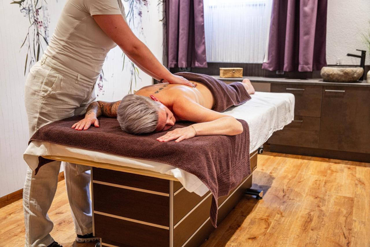 Voralpenhotel Schmoller Sankt Georgen im Attergau Ngoại thất bức ảnh