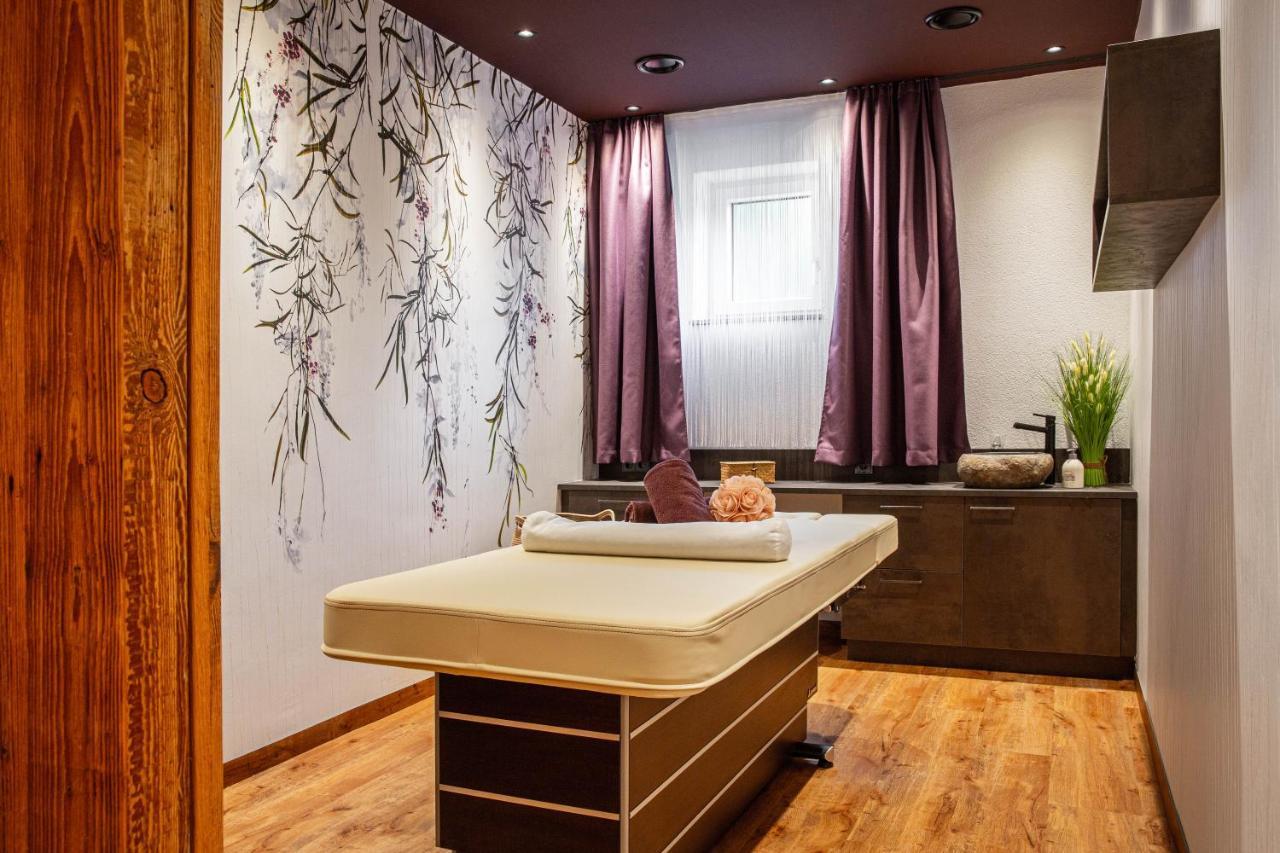 Voralpenhotel Schmoller Sankt Georgen im Attergau Ngoại thất bức ảnh